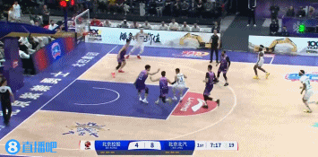 球队大脑！陈盈骏首节各种高难度进球 7中4贡献9分2助1断