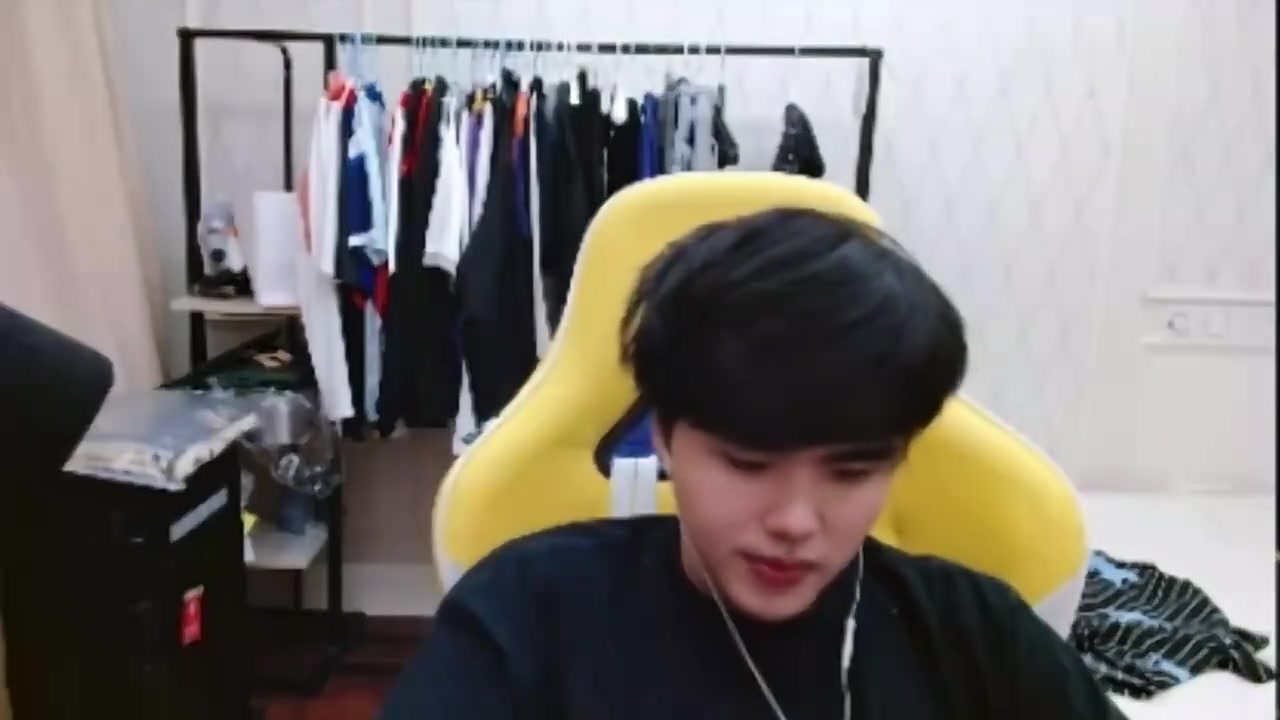 吃馒头了！Lwx：打全神班直接跪下，看阳杰（care）被全神班暴打